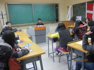 伟德bv国际体育团总支学习十八大